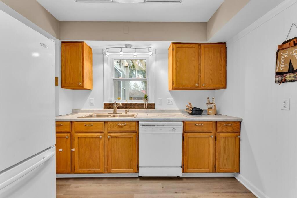Central Falls Hideaway Cuyahoga Falls Extérieur photo
