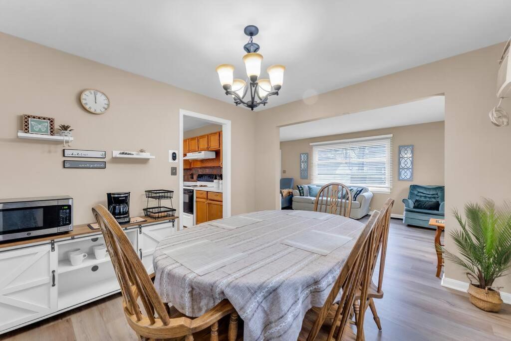 Central Falls Hideaway Cuyahoga Falls Extérieur photo