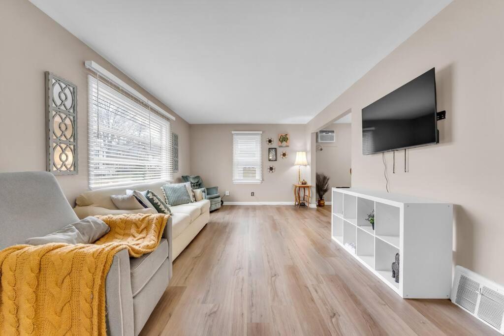 Central Falls Hideaway Cuyahoga Falls Extérieur photo